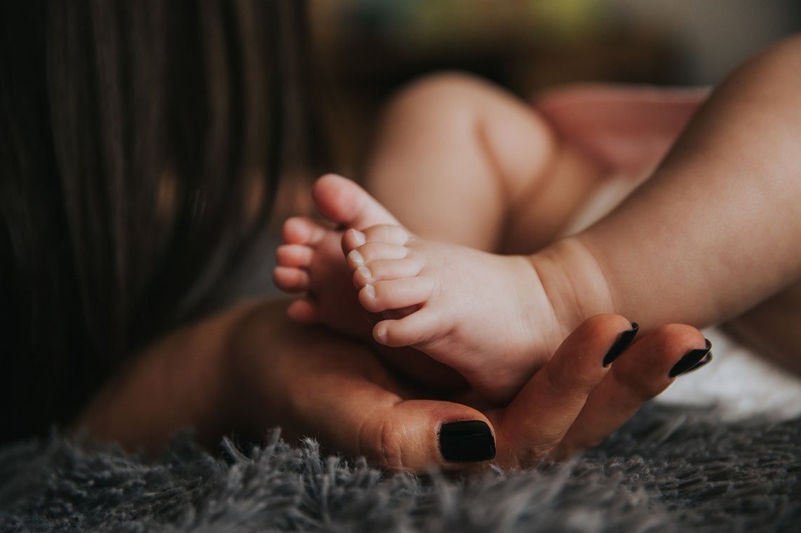 Babymassage - sanfte Berührung